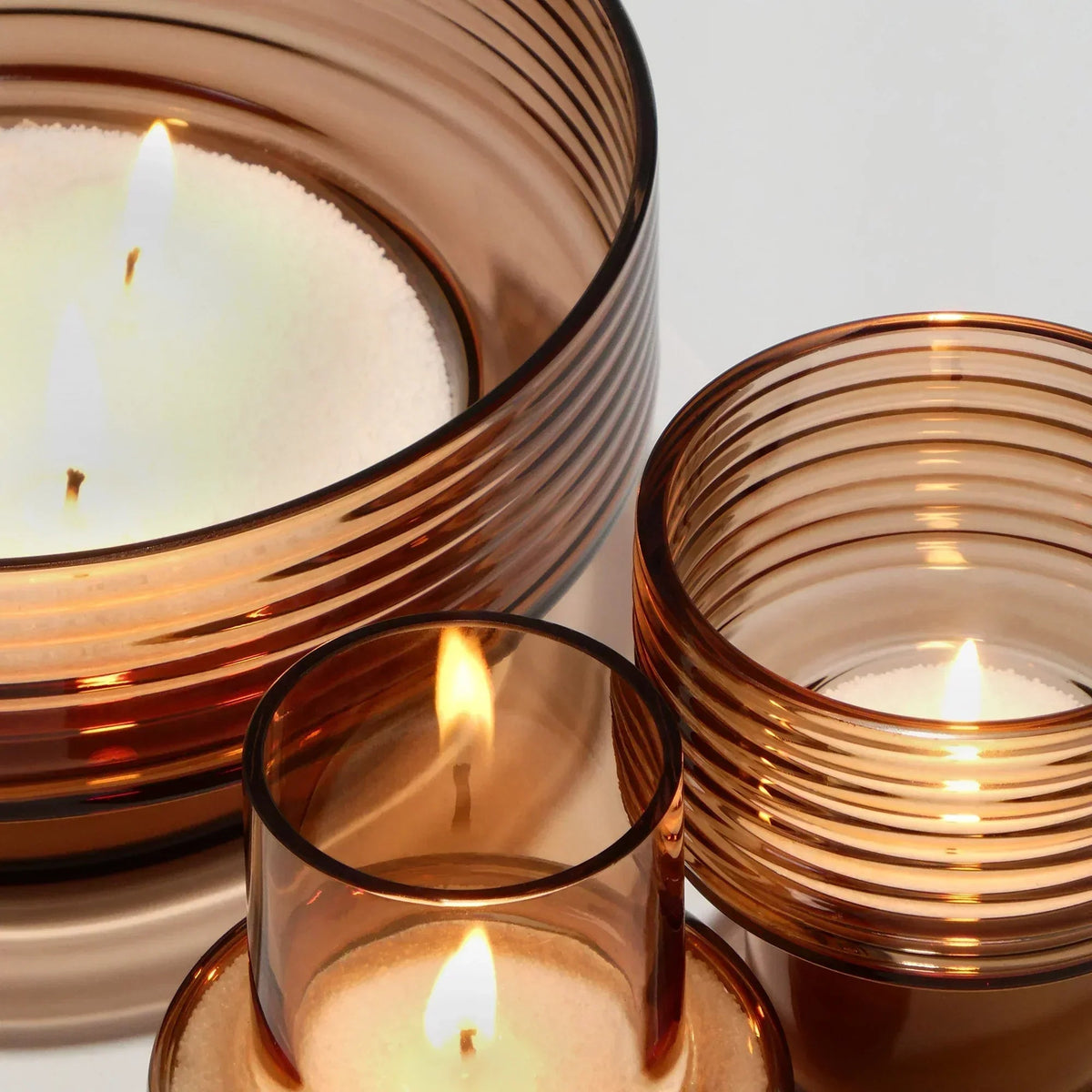 Conjunto de 3 castiçais de vidro soprado Glow Together mocha mousse (2)