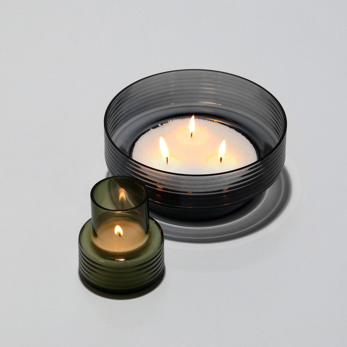 Castiçal de vidro soprado Glow Together pequeno baixo verde fumado (4)