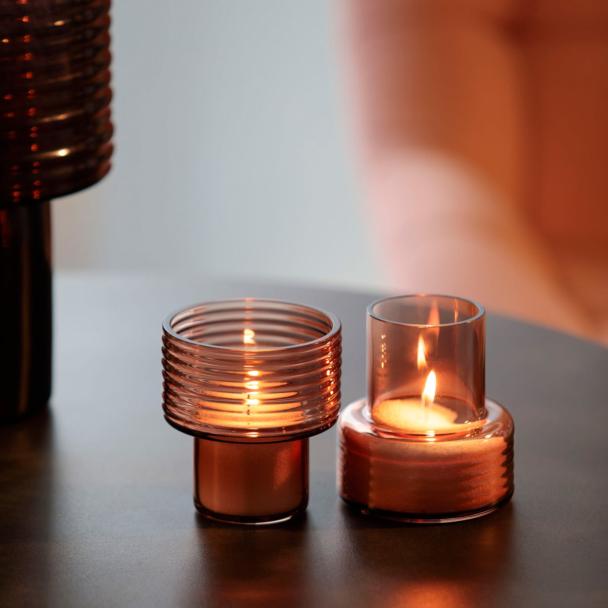 Castiçal de vidro soprado Glow Together pequeno alto mocha mousse (4)