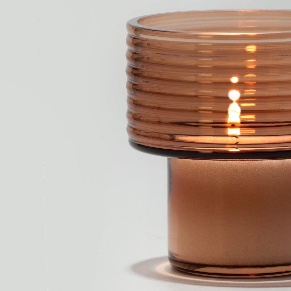 Castiçal de vidro soprado Glow Together pequeno alto mocha mousse (3)