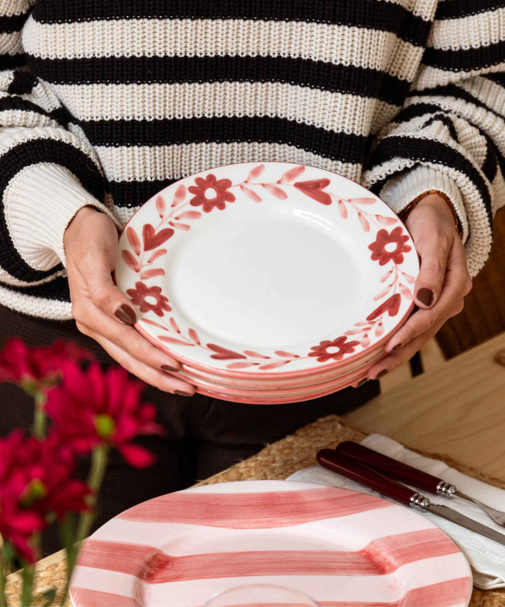 Lot de 4 Assiettes à Dessert Peintes à la Main | Fleurs Bordeaux